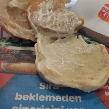 Burger King Hamburgerin Yağlı Ve Mayonezi Bol Olması