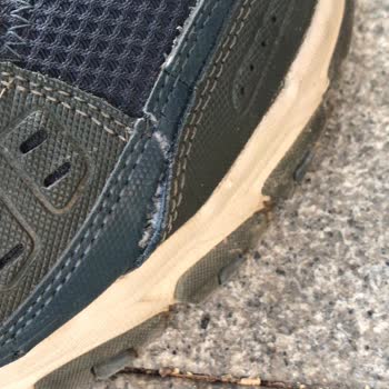 Skechers Marka Ayakkabımda Üretim Hatası Kaynaklı Yırtılma