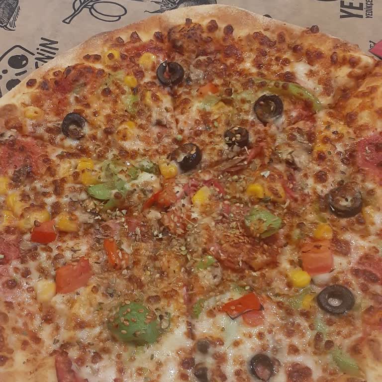 Domino's Pizza Bol Malzemos Yerine Sadece Hamur Yedik!