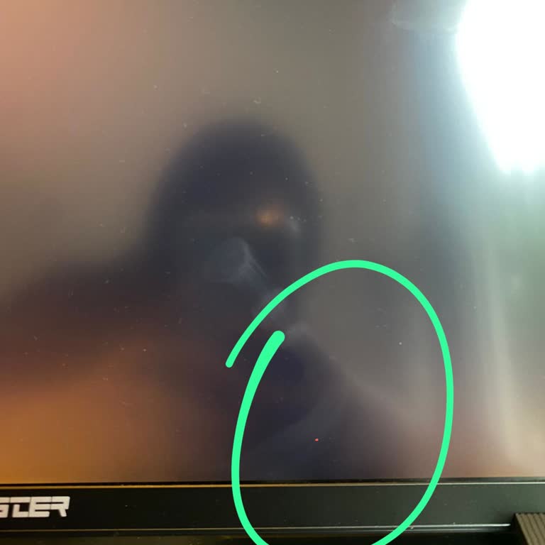 Monster Notebook Ölü Piksel İlk 1 Ay Panel Değişimi Yapılmadı