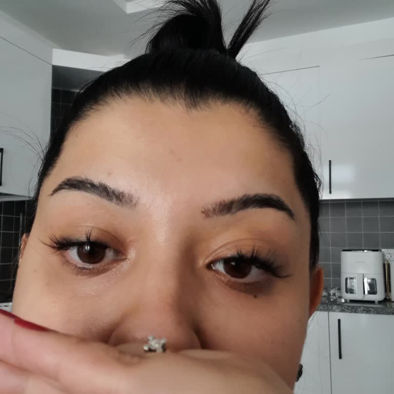 Deluxe Vip Güzellik Merkezi İpek Kirpik Mağduriyeti!