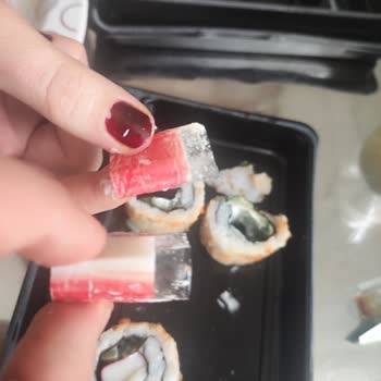 Dardanel Sushida'dan Aldığım Sushinin İçinden Streç Çıktı