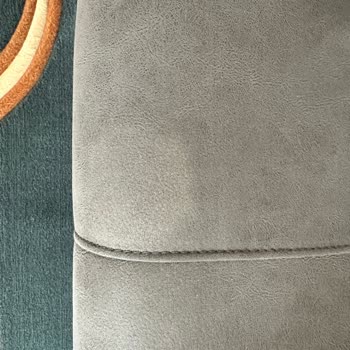 Lesa Home Koltukta Renk Atması Ve Deliklenme Oluştu