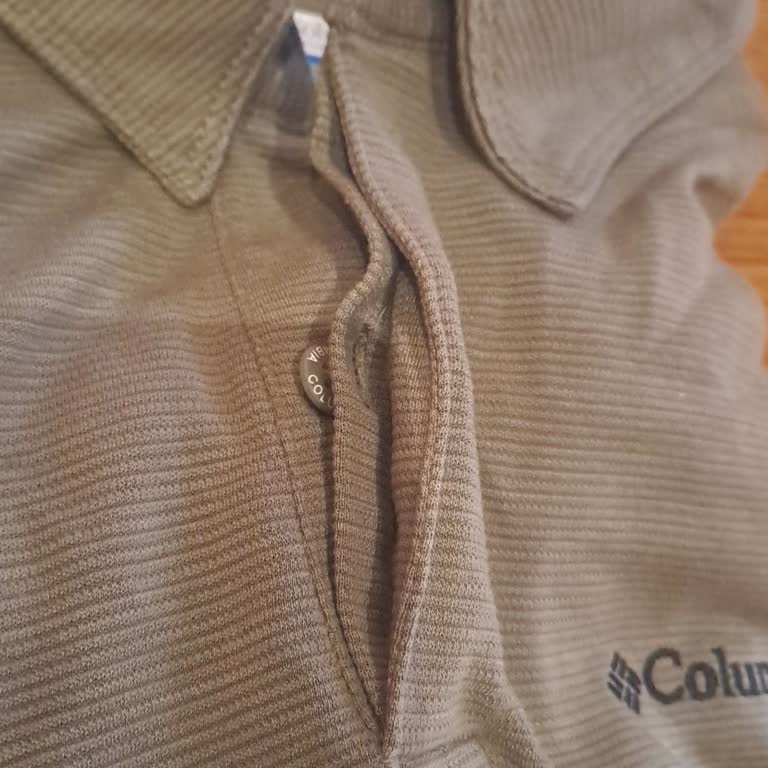 Columbia Yakası Bozuk T-shirt İmalat Hatası