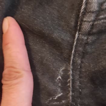 Pierre Cardin Giyim Pierre Cardin Pantolon 3 Ayda Yırtıldı.