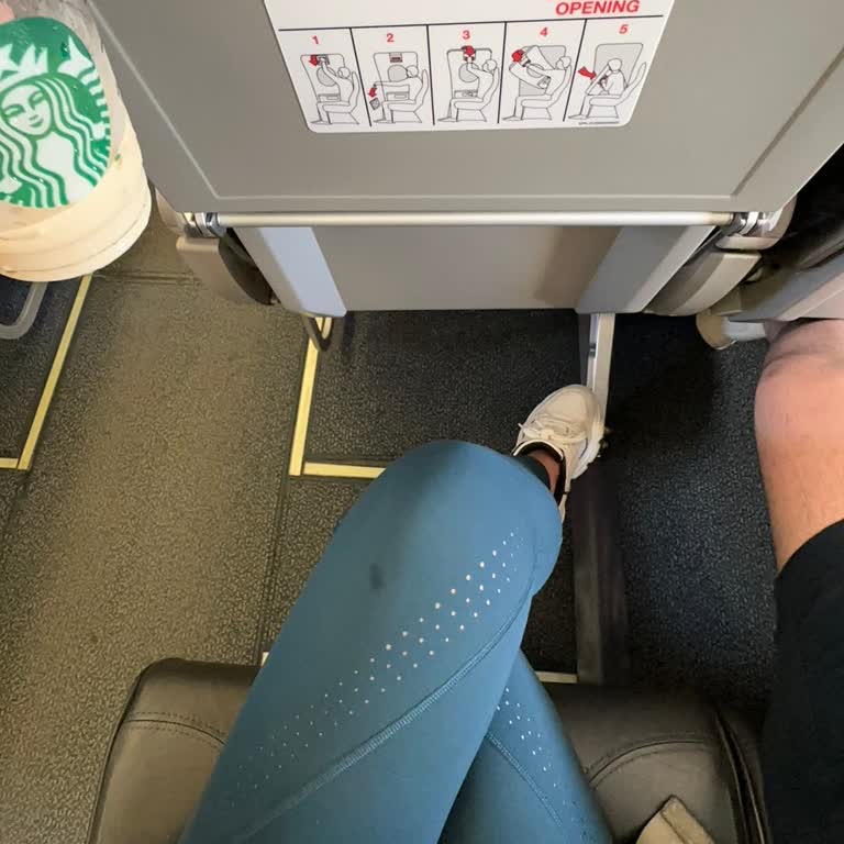 AJet (Anadolu Jet) Gösterilen Uçakla Bindiğim Uçak Asla Aynı Boyutta Değil