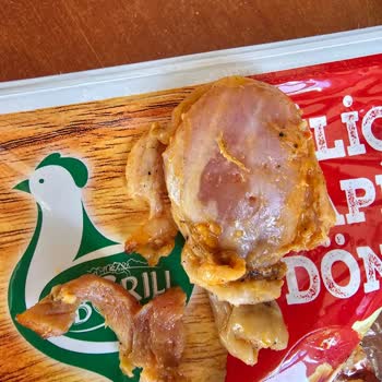 BİM'den Alınan Piliç Yaprak Döner Çiğ Çıktı