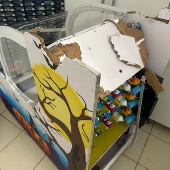 Mardaş Limanında Yüksek Hassasiyetteki Ürünlere Çuval Muamelesi.