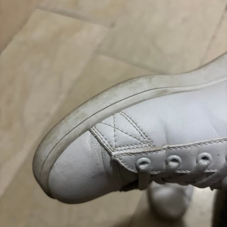 Spor Max Polo Ayakkabının Çok Kısa Sürede Çatlaması