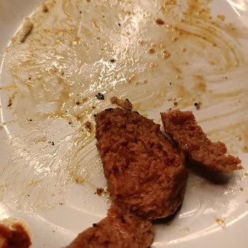 Köfteci Yusuf Pişmemiş Etler Porsiyonlar Küçük