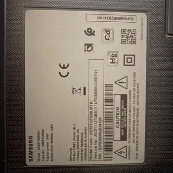 Samsung Marka Televizyon Kapanıp Açılıyor