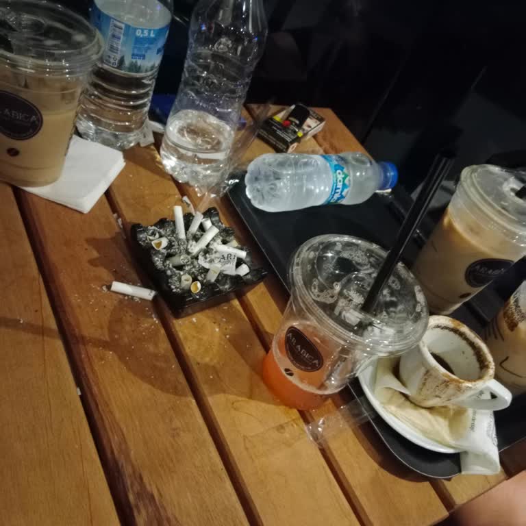 Arabica Coffee House Eksik Ürün Ve Temizlik Sorunu İle Mahvolan Gün