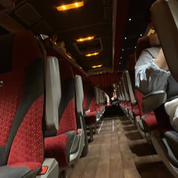 Metro Turizm Çalışanları Yolculuk Esnasında Araçta Sigara İçtiler