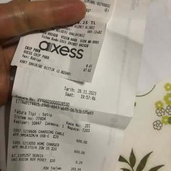 Diyarbakır Forum Media Markt Müşteri İle Dikkatsizce Konuşuluyor