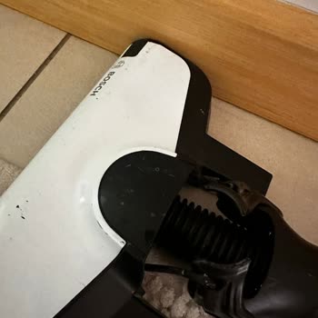 Bosch Elektrikli El Aletleri Bosch Unlimited 6 Dikey Süpürge Başlığı Kırıldı