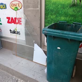 Osmangazi Belediyesi Çöp Toplayan Arabadakilerden Şikayetçiyim