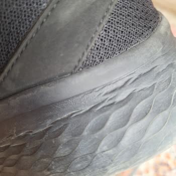 Skechers Hatalı Ürün. İlgisizlik