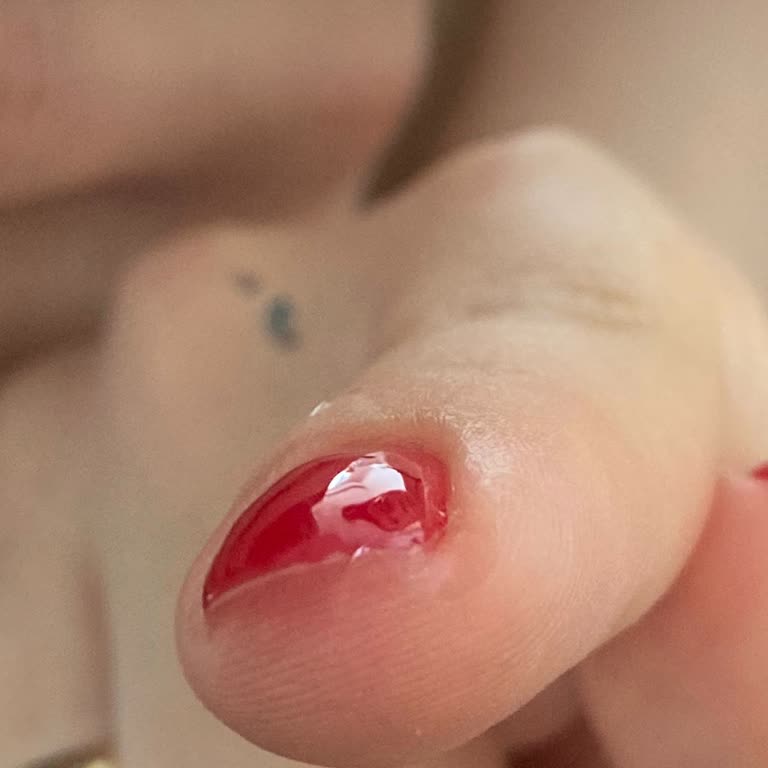 Enza Homeda Konsol Aynasını Kuran Servis Zarar Vermiş