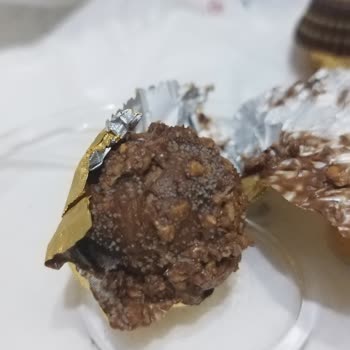 Bozulmuş Ferrero Rocher Çikolatası Ve Migros