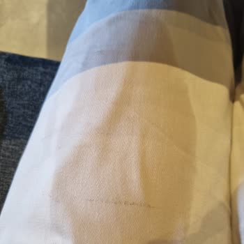 Arabica Coffee House Masaların Boyanması Ve Bir Uyarı Asılmayıp Kıyafetimin Mahvolması