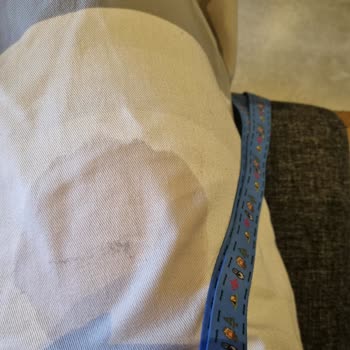 Arabica Coffee House Masaların Boyanması Ve Bir Uyarı Asılmayıp Kıyafetimin Mahvolması