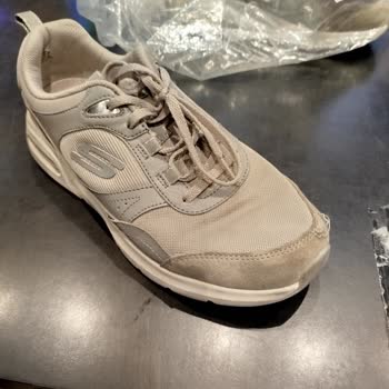 Ürünün Arkasında Durmayan Skechers