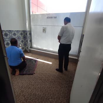 Star Diyarbakır Askoç Tesislerinde Namaz Kılma Alanının Temizlik Ve Düzen Sorunu