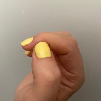 Sena Gökdağ Beauty Kalıcı Oje Yaptırmayın