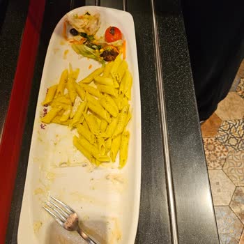 Tavuk Dünyası Kötü Ve Çiğ