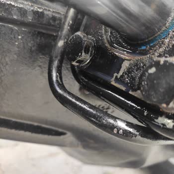 Tümosan Traktörün Bitmeyen Yağ Kaçakları