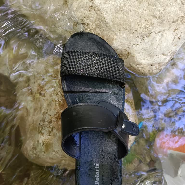 Polaris Terlik Alttan Yarıldı.