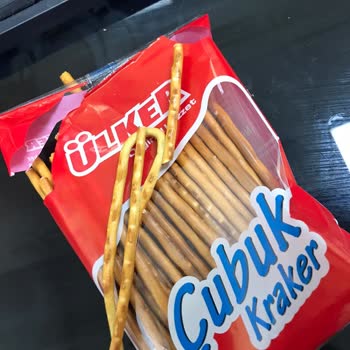 Ülker Firması Orijinal Çubuk Kraker Ürününüz İle İlgili