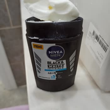 Nivea Stick Kullananlar Dikkat...