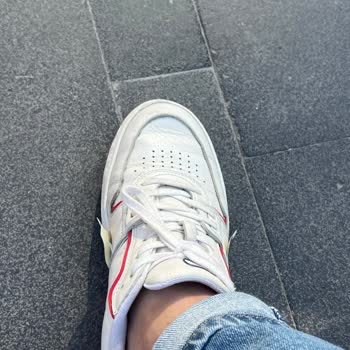 Lacoste Ürün Defolu Gibi Duruyor