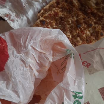 Kardeşler 2 Pide Kebap Salonu (Eryaman) 2 Kg Pide İçi Verdiğimiz Yer 5 Tane Pide Yaptı