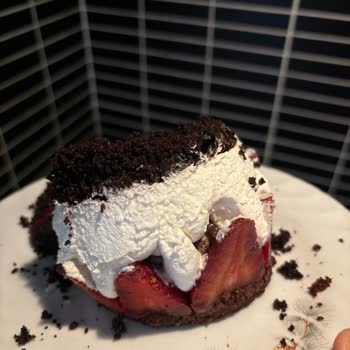 Has-er Unlu Mamulleri Haser Ekşimiş Kremalı Ürün Satıyor