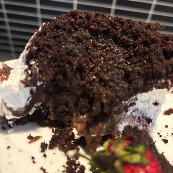 Has-er Unlu Mamulleri Haser Ekşimiş Kremalı Ürün Satıyor