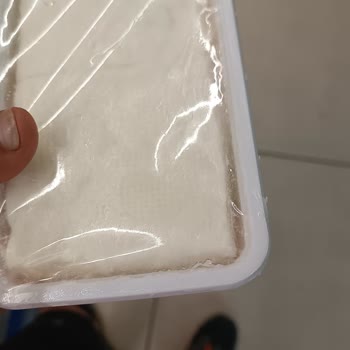 BİM Mağazasında Sağlıksız Peynir Satışı: Hava Alınmış Ürün Tehlikesi