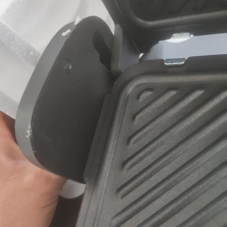 A101 Den Aldığım Arzum Marka Tost Makinesinin Kırık Çıkması