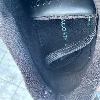 Lacoste;ürünlerinin Arkasında Dur. Benim Gibi Tüketicini Üzme