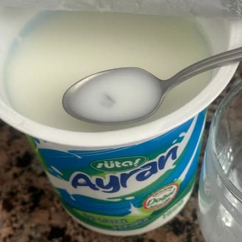 Sütaş Ayran İçinde Küf