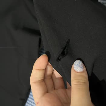 Sur Yapı Marka AVM Zara'dan Aldığım Kumaş Pantolonun Yırtık Çıkması Ve İlgisiz Çalışanlar