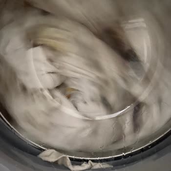 Samsung Çamaşır Makinesi Susuz, Deterjansız Çamaşır Yıkamaya Çalışıyor