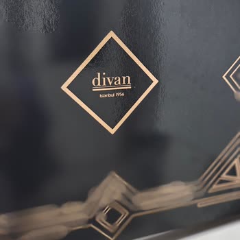 Divan Pastaneleri Çikolatan Cam Parçası Çıktı