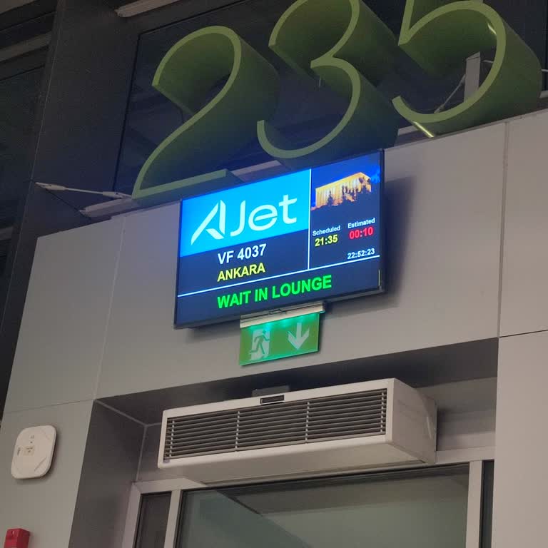 AJet (Anadolu Jet) Uçağımız Rötardan Mağdur Edildik Otelde Konaklayamadık.
