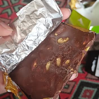 Eti Gıda Eti Antep Fıstıklı Çikolatanın İçinden Kurt Çıktı