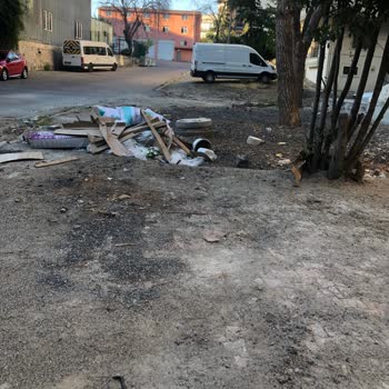 Maltepe Belediyesi Bağlarbaşı Mahallesi İnşaat Çöpleri Sorunu