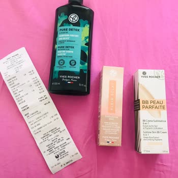 Yves Rocher Personeli Israrla Hediyemi Vermedi.