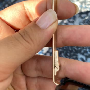 Viva Dizayn Optikte Aldığım Gözlüğün Markası Yazmıyor