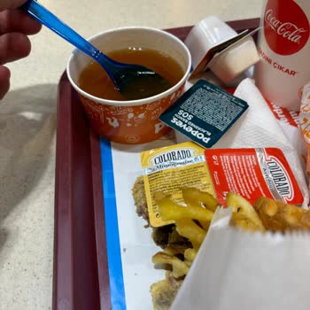 Popeyes'te Beklenmedik Gravy Sos Deneyimi